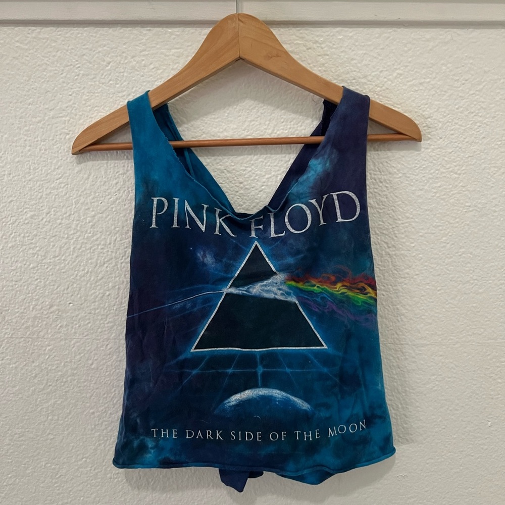 Custom cut Pink Floyd tank